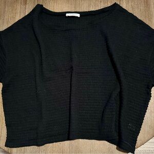 Zenana Outfitters Black Textured Crop Top